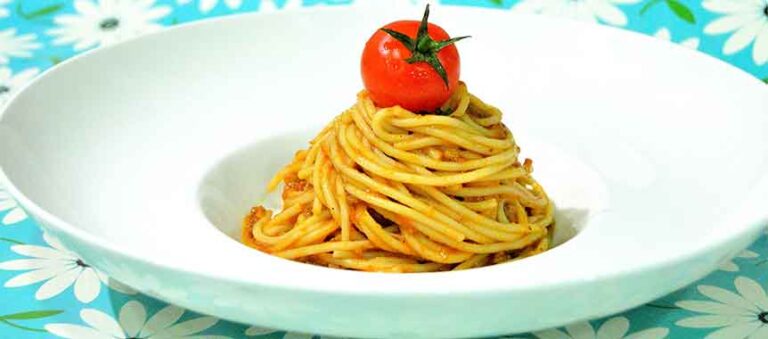 Spaghetti Bolognese American Garden tomato-paste-substitute-what-can-you-use-instead-tomato-paste